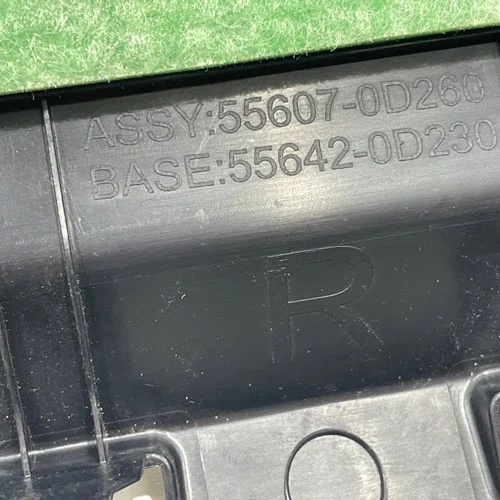 Acabamento Inferior Direito Painel Toyota Yaris 2019 A 2024 Original Usado