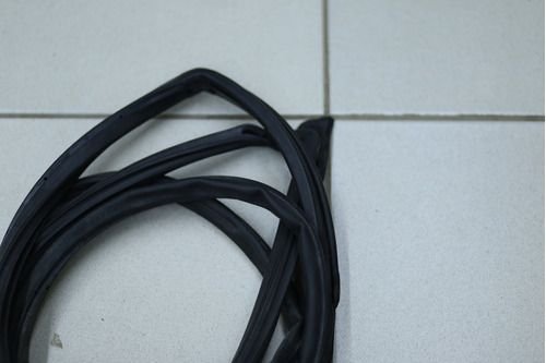 Borracha Da Porta Dianteira Esquerda Kia Carens 2008 Á 2012 Original Usado