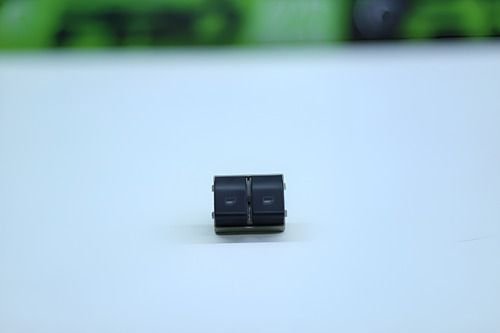 Botão Vidro Elétrico Dianteiro Esquerdo Vw Fox 2011 Á 2015 Original Usado