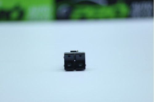 Botão Vidro Elétrico Dianteiro Esquerdo Vw Fox 2011 Á 2015 Original Usado