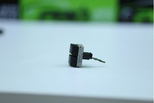 Botão Vidro Elétrico Dianteiro Esquerdo Vw Fox 2011 Á 2015 Original Usado
