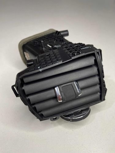 Difusor De Ar Direito Painel Jeep Compass 2017 A 2021 Original Usado