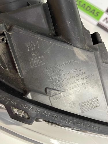Farol Direito Com Friso Cromado Vw Up 2018 Á 2022 Original Usado
