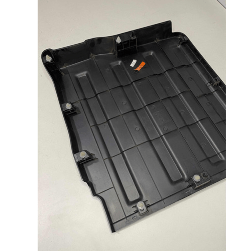 Forro Tampa Traseira Esquerda Toro 2016 A 2021 1002177520 Original Usado