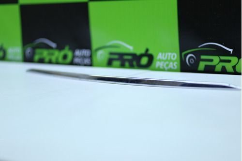 Friso Cromado Tampa Traseira Vw Voyage 2009 Á 2013 Original Usado