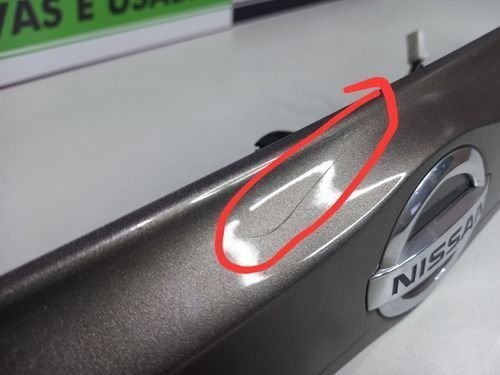 Friso Tampa Traseira Com Luz Placa Nissan Versa 2015 A 2020 Original Usado