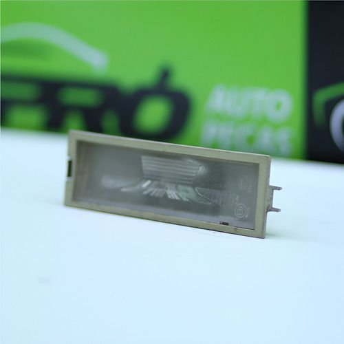 Lanterna Luz De Placa Chevrolet Onix 2013 A 2019 13526495 Original Usado