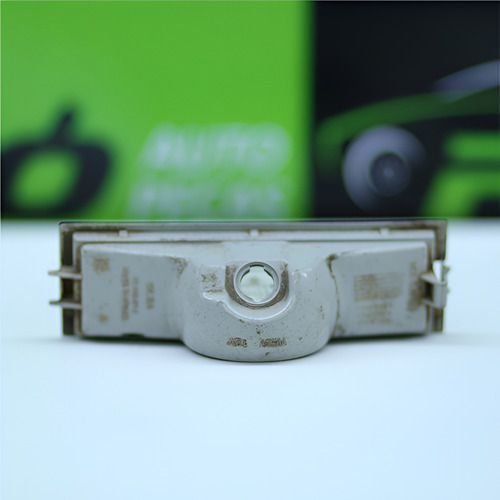 Lanterna Luz De Placa Chevrolet Onix 2013 A 2019 13526495 Original Usado