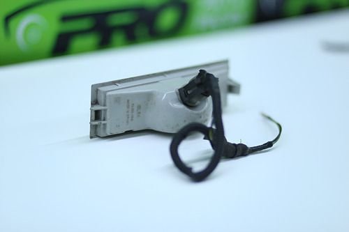 Lanterna Luz De Placa Gm Onix Prisma 2013 Á 2019  13526495 Original Usado