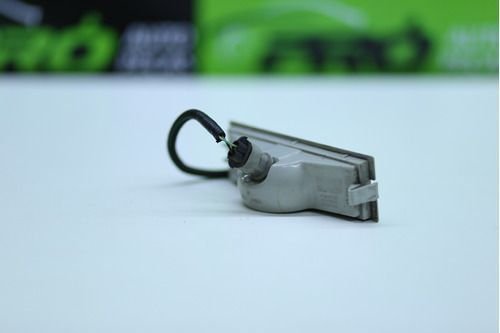 Lanterna Luz De Placa Gm Onix Prisma 2018 13575339 Original Usado