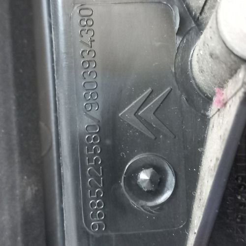 Lanterna Tampa Traseira Citroën C3 Lado Esquerdo 9685225580 Original Usado