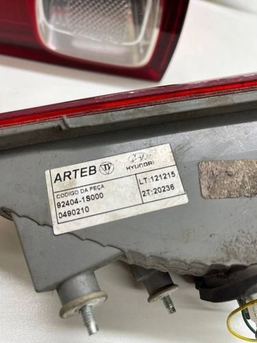 Lanterna Tampa Traseira Direita Hb20 Sedan 2013 Á 2016 Original Usado