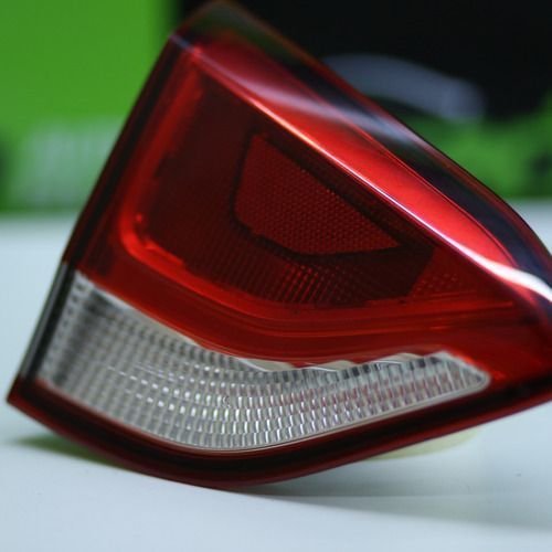 Lanterna Tampa Traseira Esquerda Chevrolet Spin 2019 A 2023 Original Usado