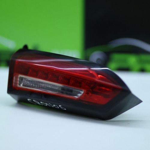 Lanterna Tampa Traseira Esquerda Led Fiat Cronos 2018 A 2022 Original Usado