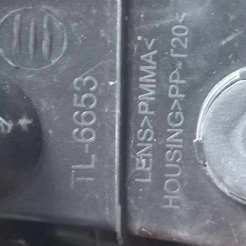 Lanterna Traseira Direita Renault Kwid Original Tl6653 Original Usado