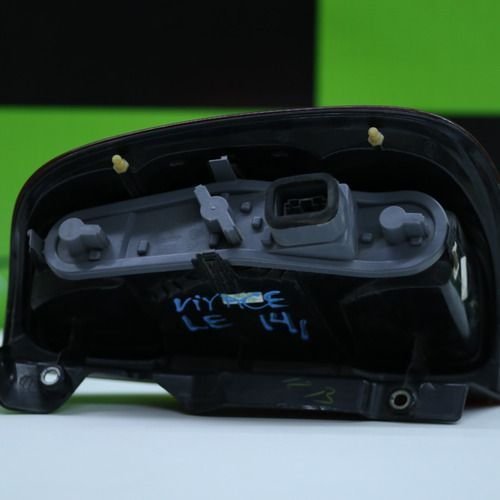 Lanterna Traseira Esquerda Fiat Uno Vivace Fume 2011 A 2014 Original Usado
