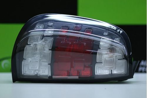 Lanterna Traseira Esquerda Fiat Uno Vivace Way 2015 Á 2019 Original Usado