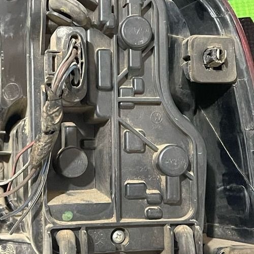Lanterna Traseira Esquerda Saveiro G5 G6 2010 E 2015 Original Usado