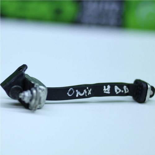 Limitador De Porta Dianteira Direita Chevrolet Onix 2019 Original Usado
