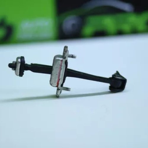 Limitador De Porta Dianteira Direita Gm Onix 2013 Á 2018 Original Usado