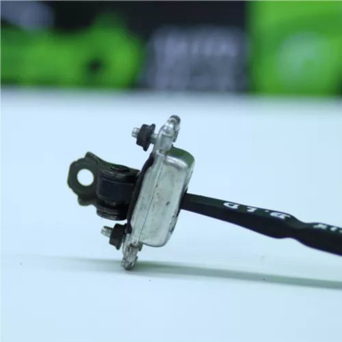 Limitador De Porta Dianteira Direita Gm Onix 2013 A 2020 Original Usado