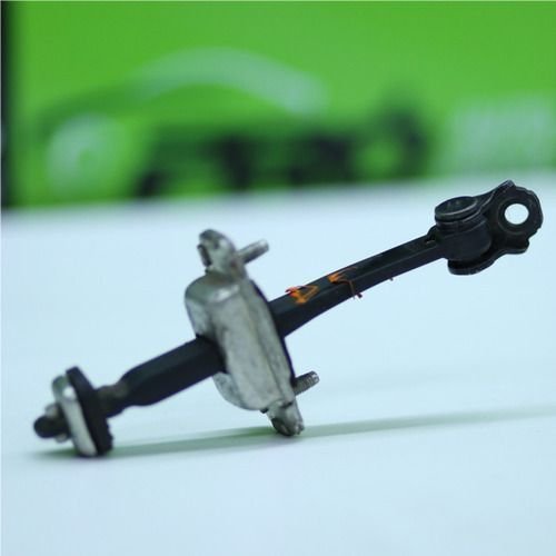 Limitador De Porta Dianteira Esquerda Gm Onix 2013 A 2020 Original Usado