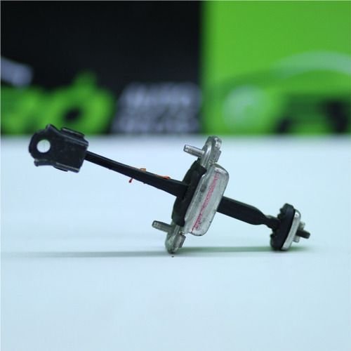 Limitador De Porta Dianteira Esquerda Gm Onix 2013 A 2020 Original Usado