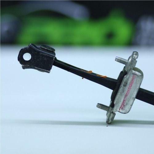 Limitador De Porta Dianteira Esquerda Gm Onix 2013 A 2020 Original Usado