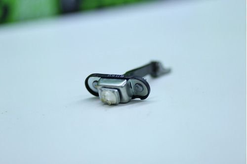 Limitador De Porta Dianteira Esquerda Renault Kwid 2019 2020 Original Usado