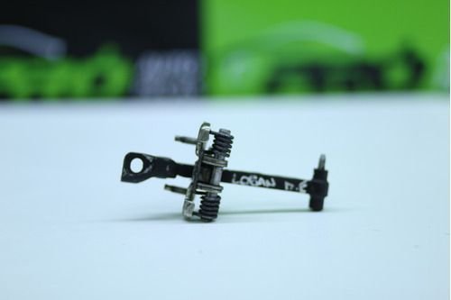 Limitador De Porta Dianteira Esquerda Renault Logan 2015 Original Usado