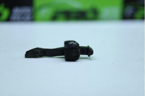 Limitador De Porta Dianteira Esquerda Vw Gol 2013 Á 2016 Original Usado