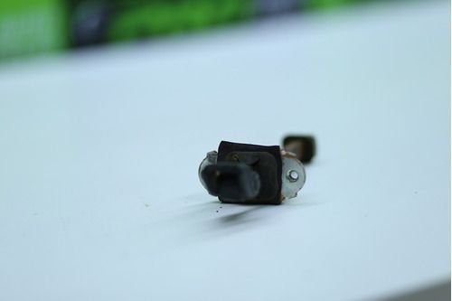 Limitador De Porta Traseira Direita Ford Ká 2015 Á 2019 Original Usado