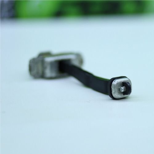 Limitador De Porta Traseira Direita Gm Onix 2013 A 2019 Original Usado