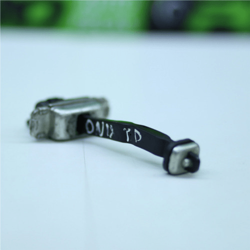 Limitador De Porta Traseira Direita Gm Onix 2013 A 2019 Original Usado