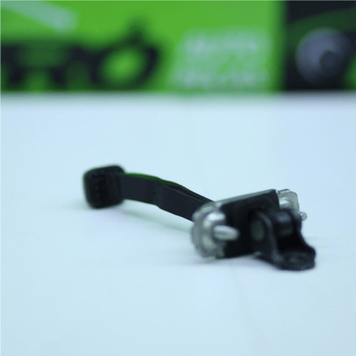 Limitador De Porta Traseira Direita Gm Onix 2013 A 2019 Original Usado