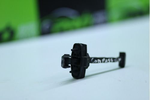 Limitador De Porta Traseira Direita Jeep Compass 2016 Á 2020 Original Usado