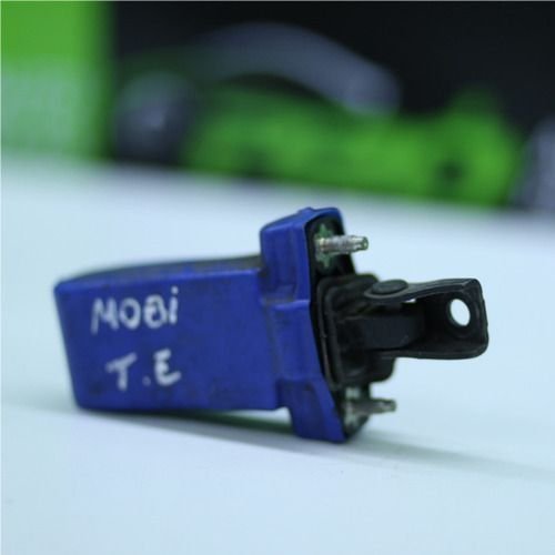 Limitador De Porta Traseira Esquerda Fiat Mobi 2016 A 2021 Original Usado