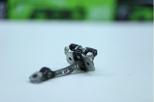 Limitador De Porta Traseira Esquerda Vw Fox 2012 Á 2014 Original Usado