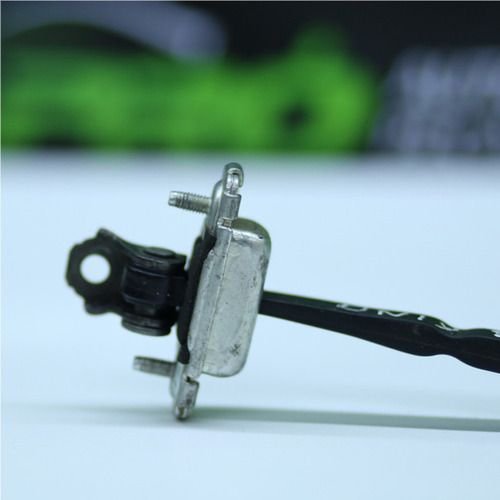 Limitador Porta Dianteira Direita Chevrolet Onix 2013 A 2019 Original Usado