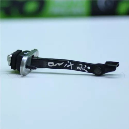 Limitador Porta Dianteira Direita Chevrolet Onix 2013 Á 2019 Original Usado