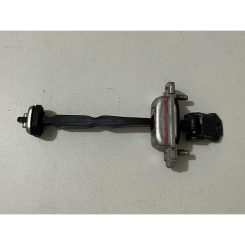 Limitador Porta Dianteira Direita Gm Onix 2013 Até 2019 Original Usado