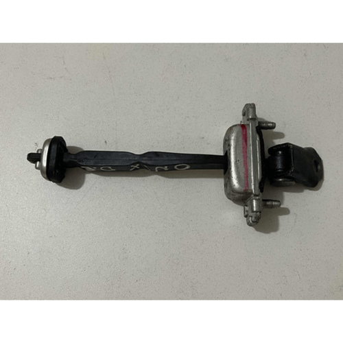 Limitador Porta Dianteira Esquerda Gm Onix 2013 Até 2019 Original Usado