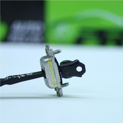 Limitador Porta Traseira Direita Chevrolet Onix 2013 A 2020 Original Usado