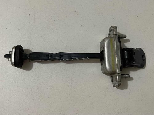 Limitador Porta Traseira Direita Gm Onix 2013 A 2019 Original Usado