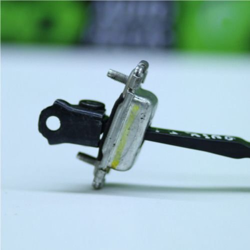 Limitador Porta Traseira Esquerda Chevrolet Onix 2013 A 2020 Original Usado