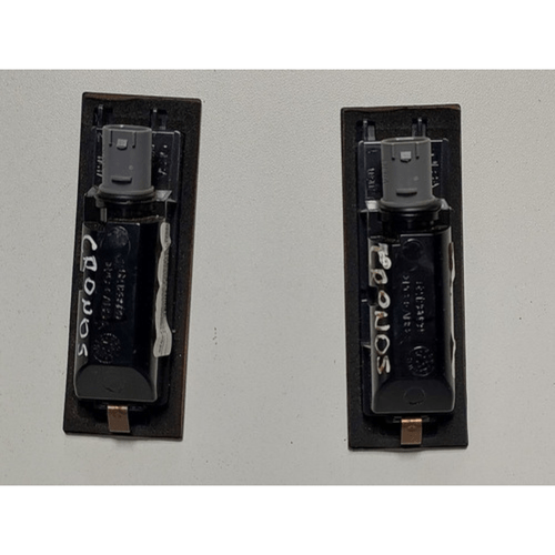 Luz Placa Traseira Fiat Cronos/argo Original 0052128029 Original Usado