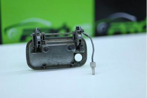 Maçaneta Externa Dianteira Direita Gm Corsa Classic 2012 Original Usado
