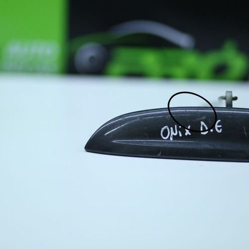 Maçaneta Externa Dianteira Esquerda Gm Onix 2013 A 2020 Original Usado