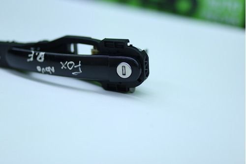 Maçaneta Externa Dianteira Esquerda Vw Fox 2010 2011 Á 2018 Original Usado