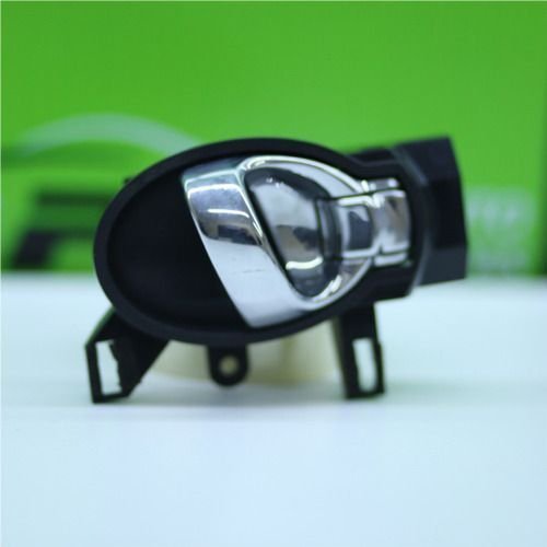 Maçaneta Interna Dianteira Direita Nissan March 2012 A 2015 Original Usado